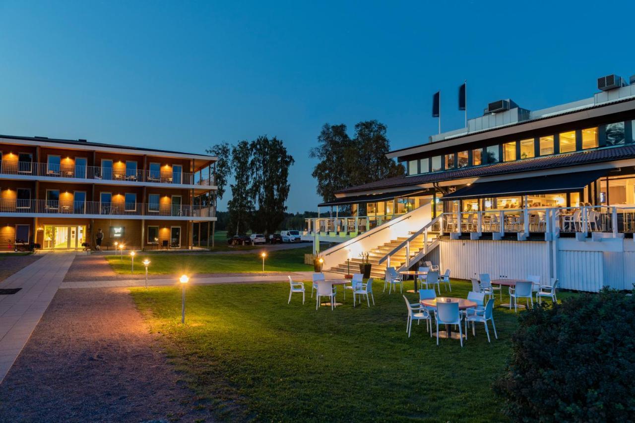 First Hotel Lindoe Park Vallentuna Exterior foto