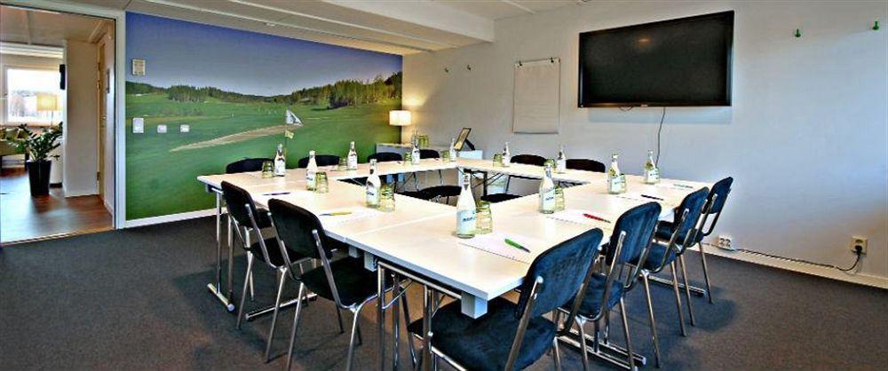 First Hotel Lindoe Park Vallentuna Exterior foto