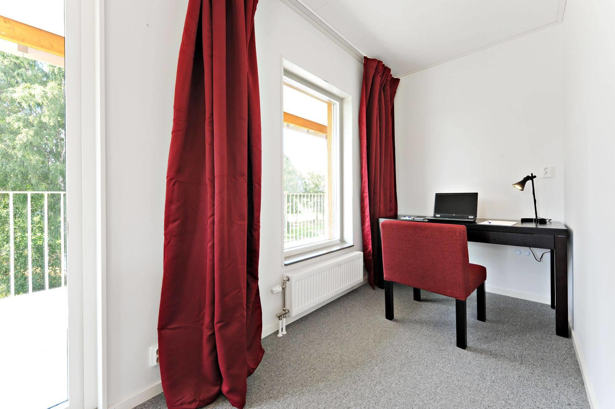 First Hotel Lindoe Park Vallentuna Exterior foto