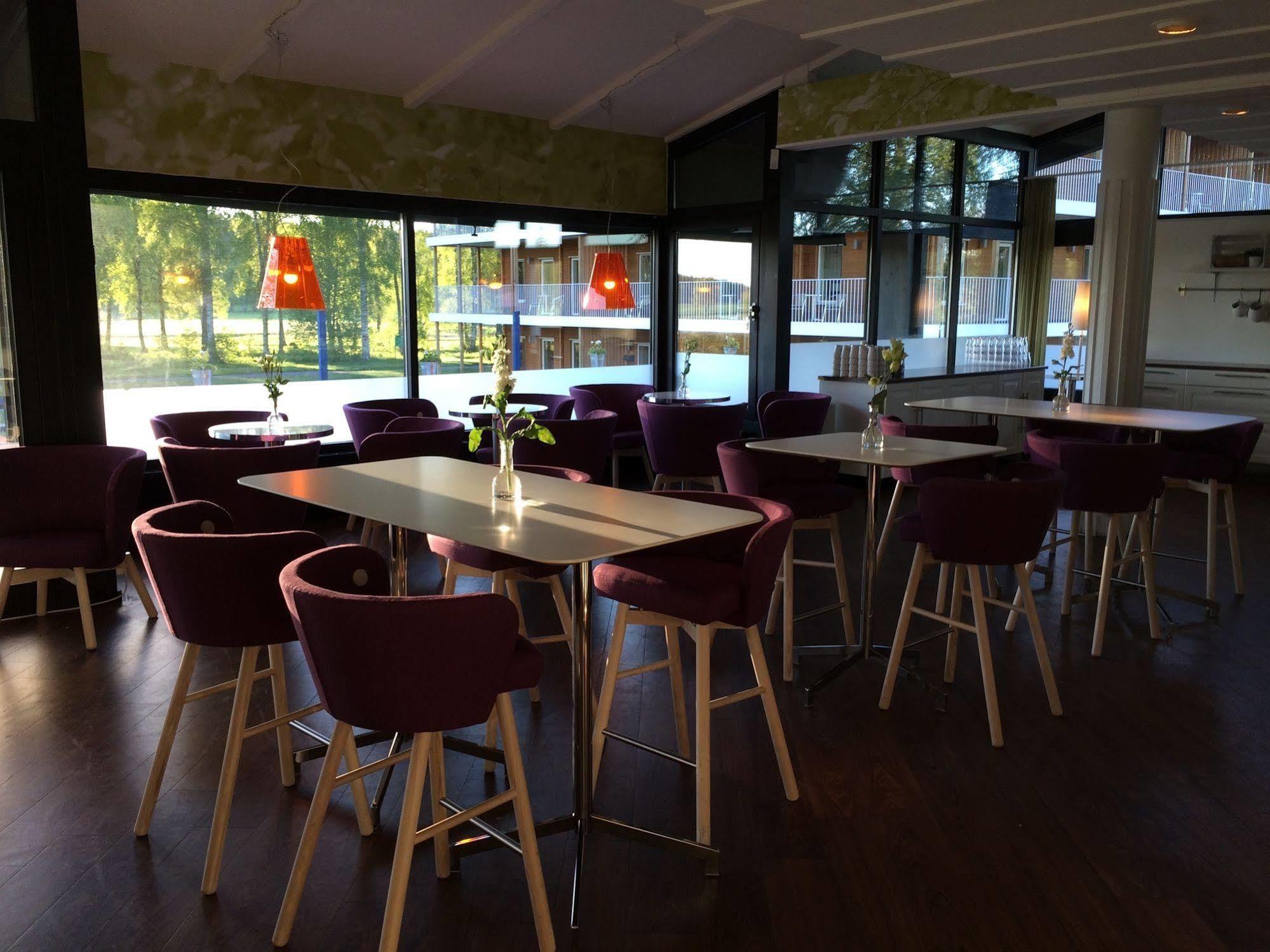 First Hotel Lindoe Park Vallentuna Exterior foto