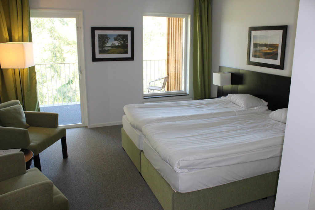 First Hotel Lindoe Park Vallentuna Exterior foto