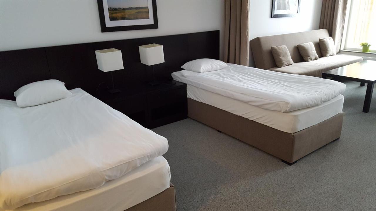 First Hotel Lindoe Park Vallentuna Exterior foto