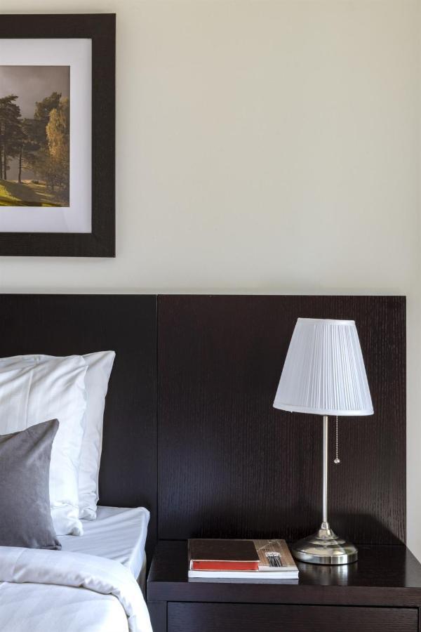 First Hotel Lindoe Park Vallentuna Exterior foto